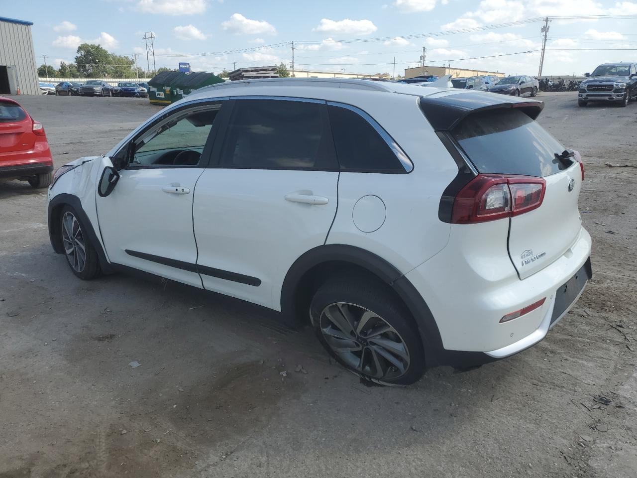 KNDCE3LCXH5067130 2017 KIA NIRO - Image 2