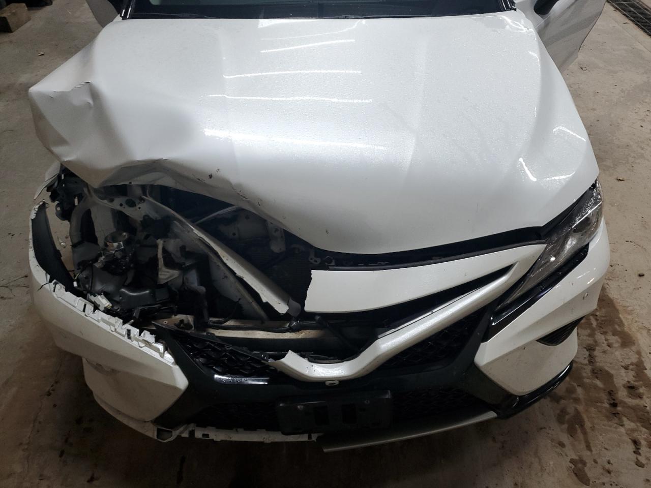 4T1BZ1HK9JU015077 2018 Toyota Camry Xse