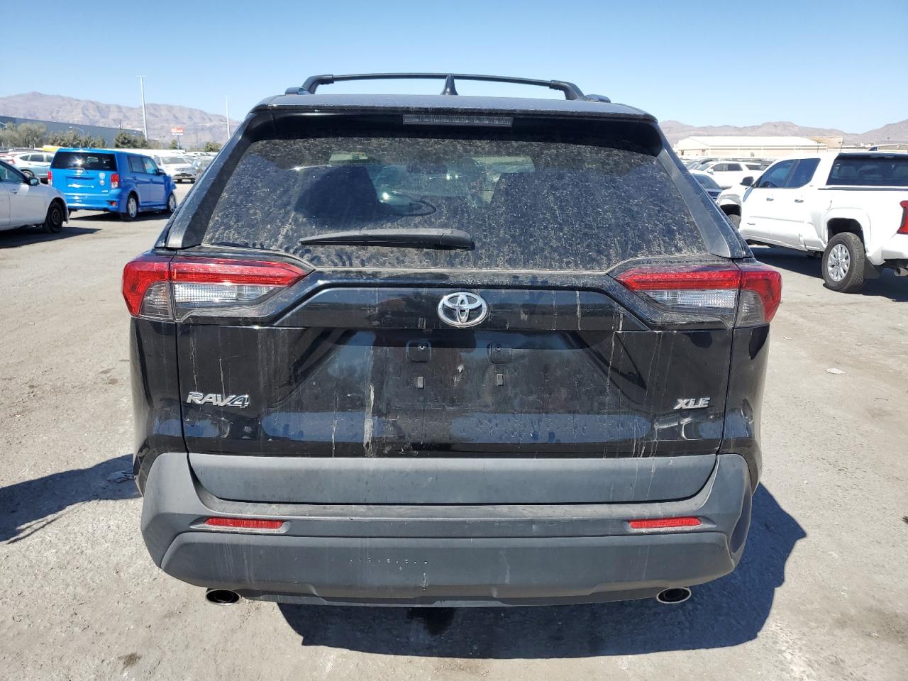 2T3W1RFV4MC155717 2021 Toyota Rav4 Xle