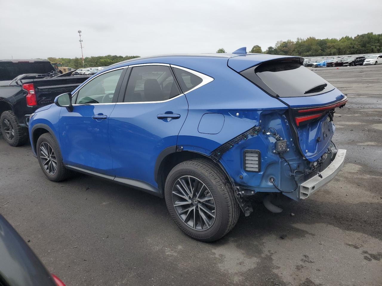 2T2GGCEZ4PC017317 2023 LEXUS NX - Image 2