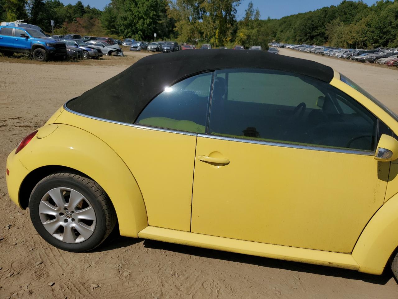 3VWPG31Y08M418998 2008 Volkswagen New Beetle Convertible S