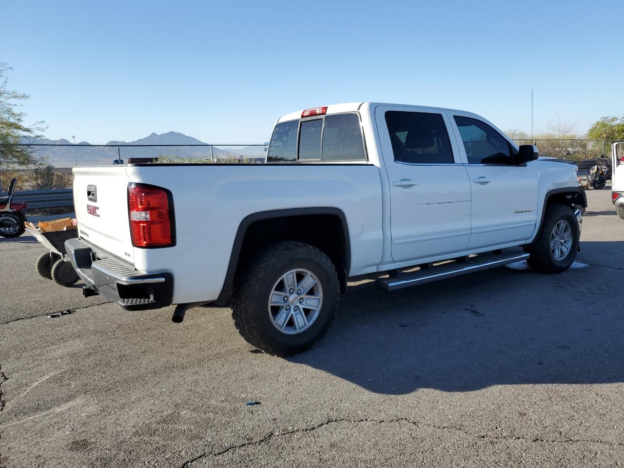 2014 GMC Sierra - Image 3