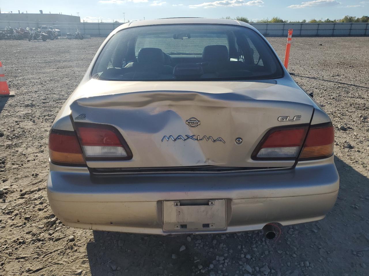 JN1CA21D5VM527946 1997 Nissan Maxima Gle