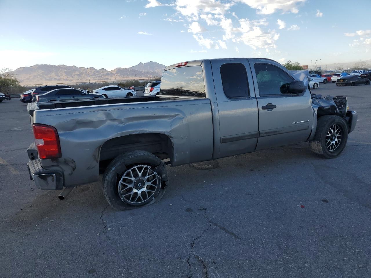 2008 Chevrolet Silverado - Image 3