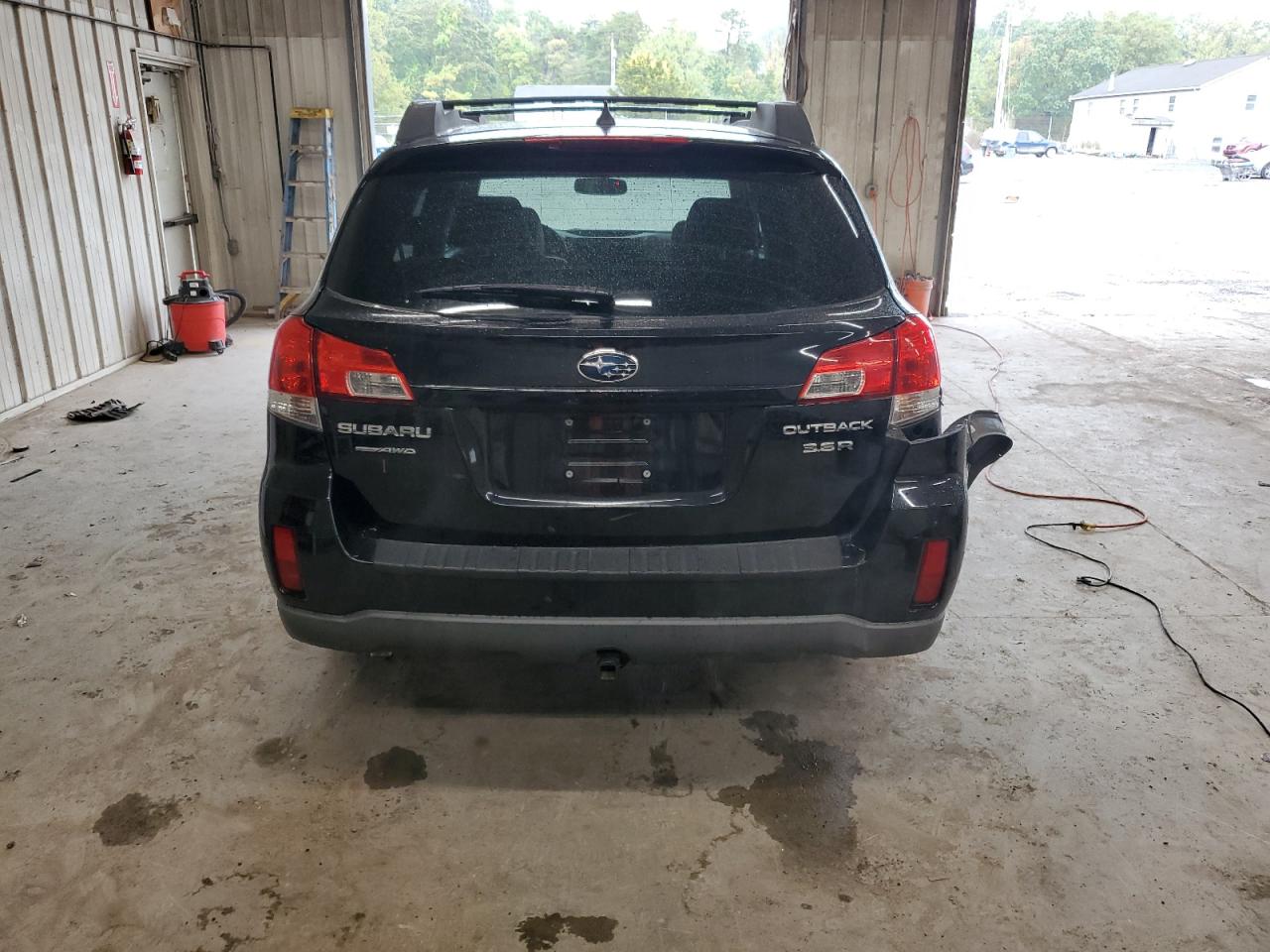 2011 Subaru Outback 3.6R Limited VIN: 4S4BRDLC4B2311333 Lot: 73690504