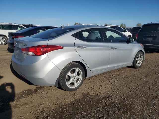 Sedans HYUNDAI ELANTRA 2013 Srebrny