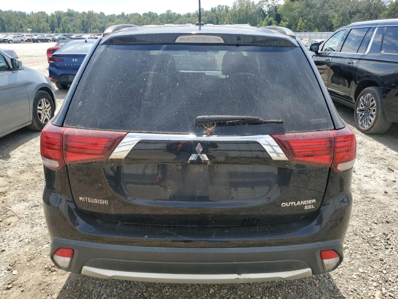 JA4AZ3A33GZ024975 2016 Mitsubishi Outlander Se