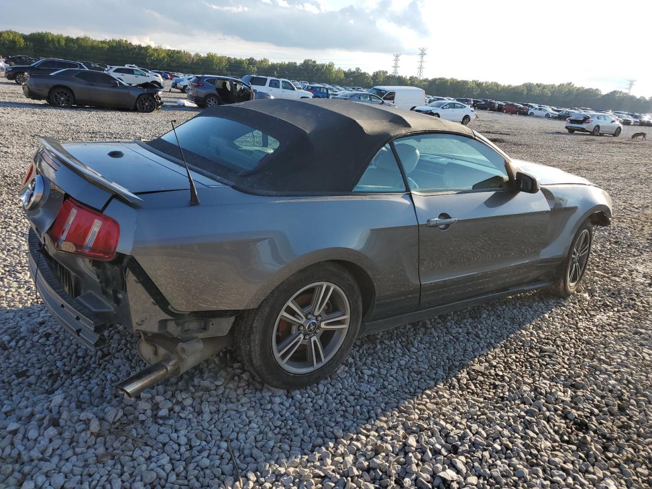 2010 Ford Mustang - Image 3