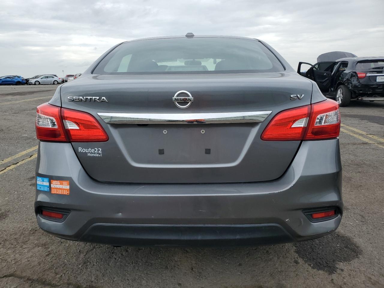 3N1AB7AP1JY233110 2018 Nissan Sentra S