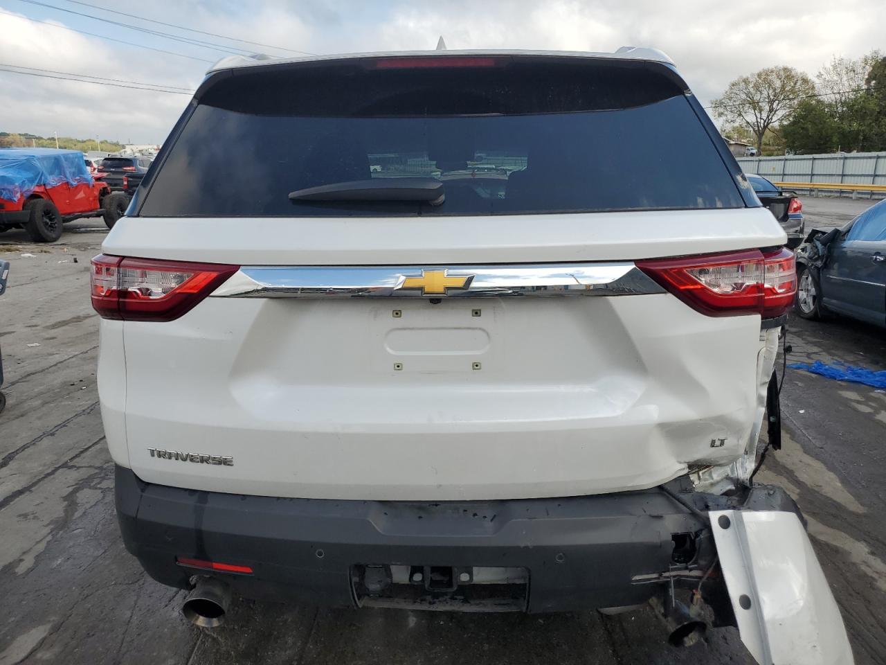 1GNERGKWXJJ160475 2018 Chevrolet Traverse Lt