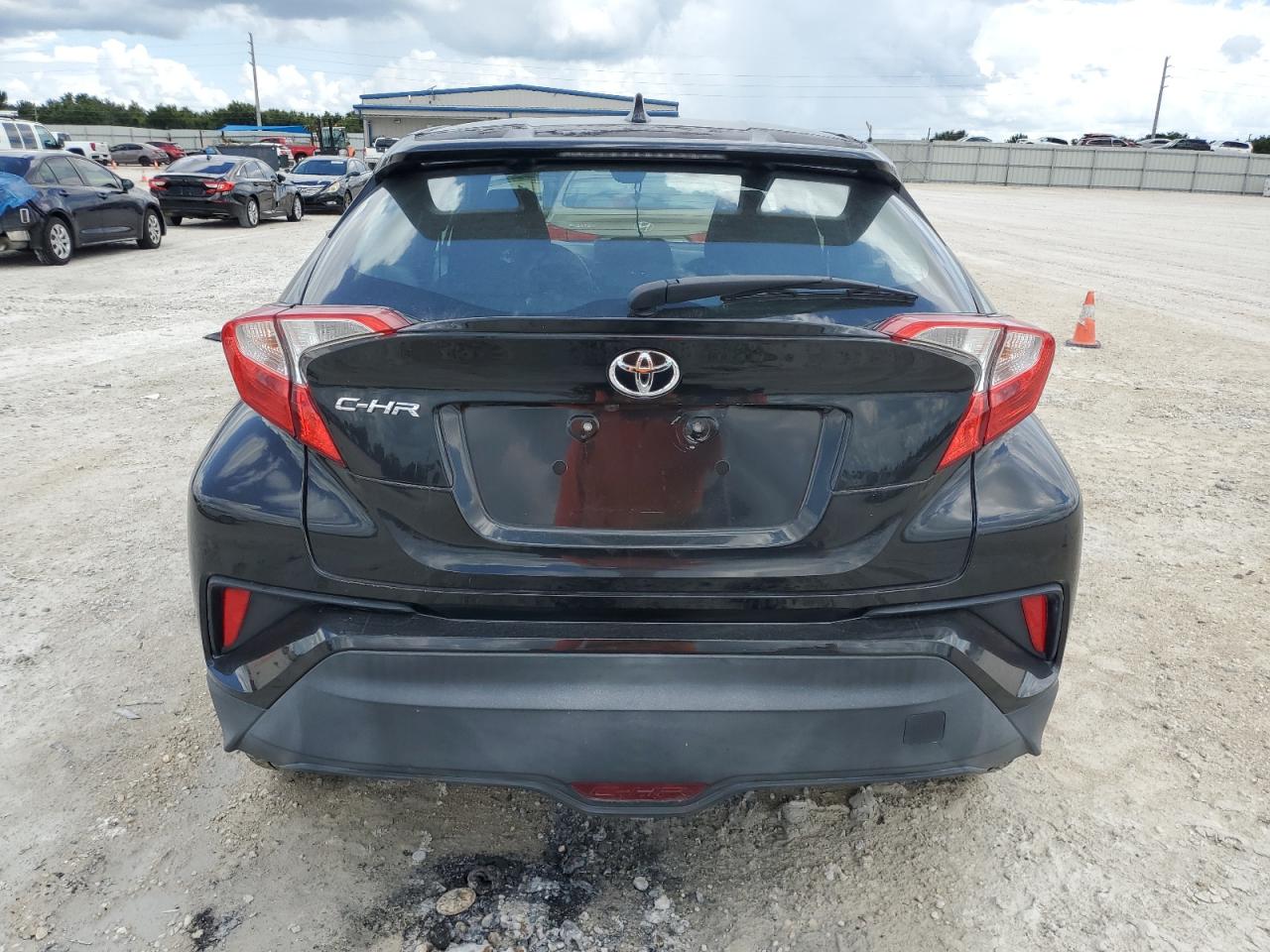 NMTKHMBX6JR011181 2018 Toyota C-Hr Xle