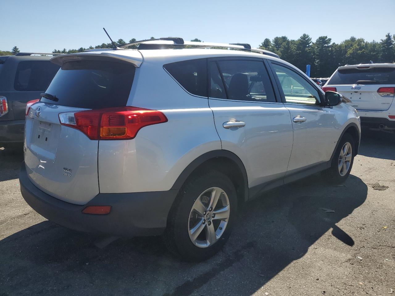 VIN JTMRFREV6FD127609 2015 TOYOTA RAV4 no.3