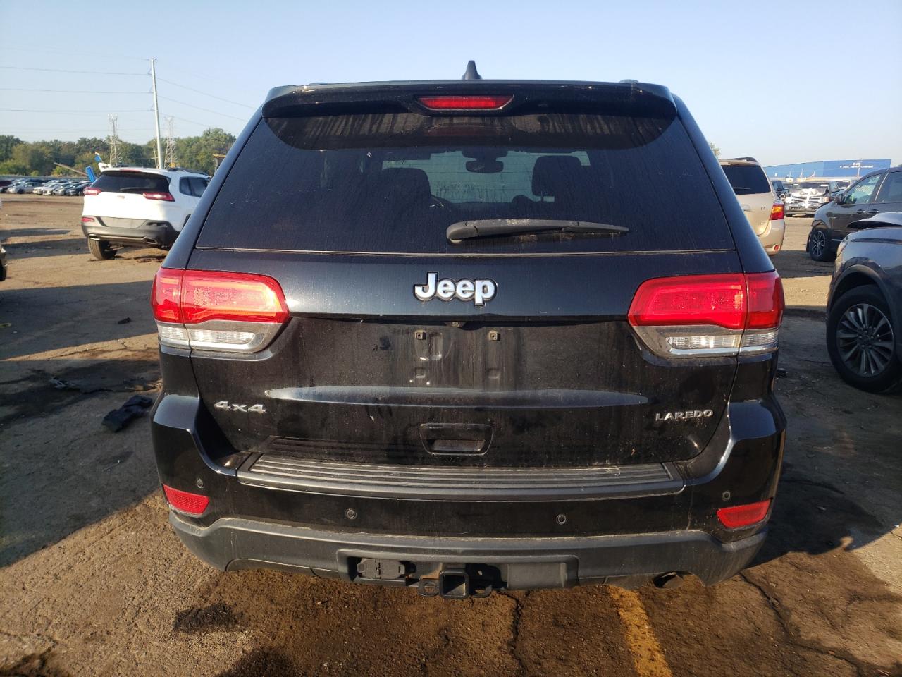 1C4RJFAG7KC660329 2019 Jeep Grand Cherokee Laredo