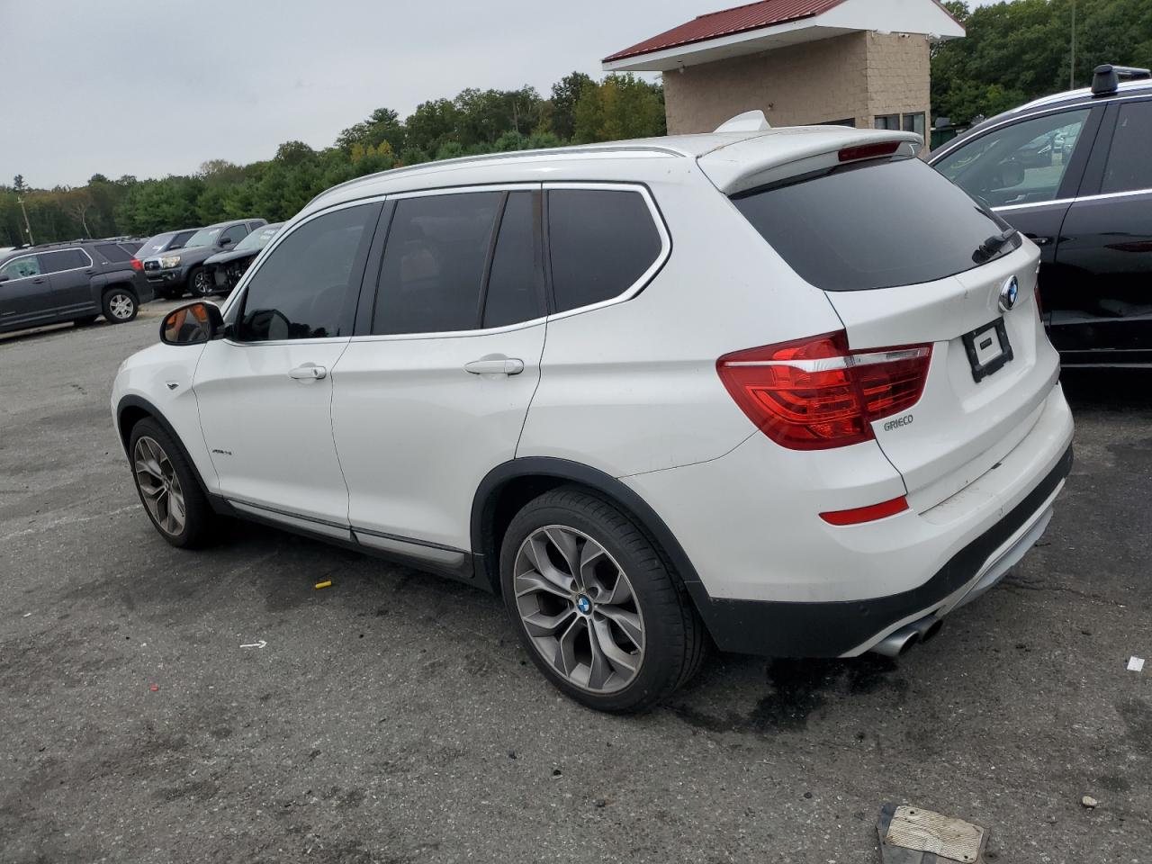 VIN 5UXWX9C51F0D52452 2015 BMW X3 no.2