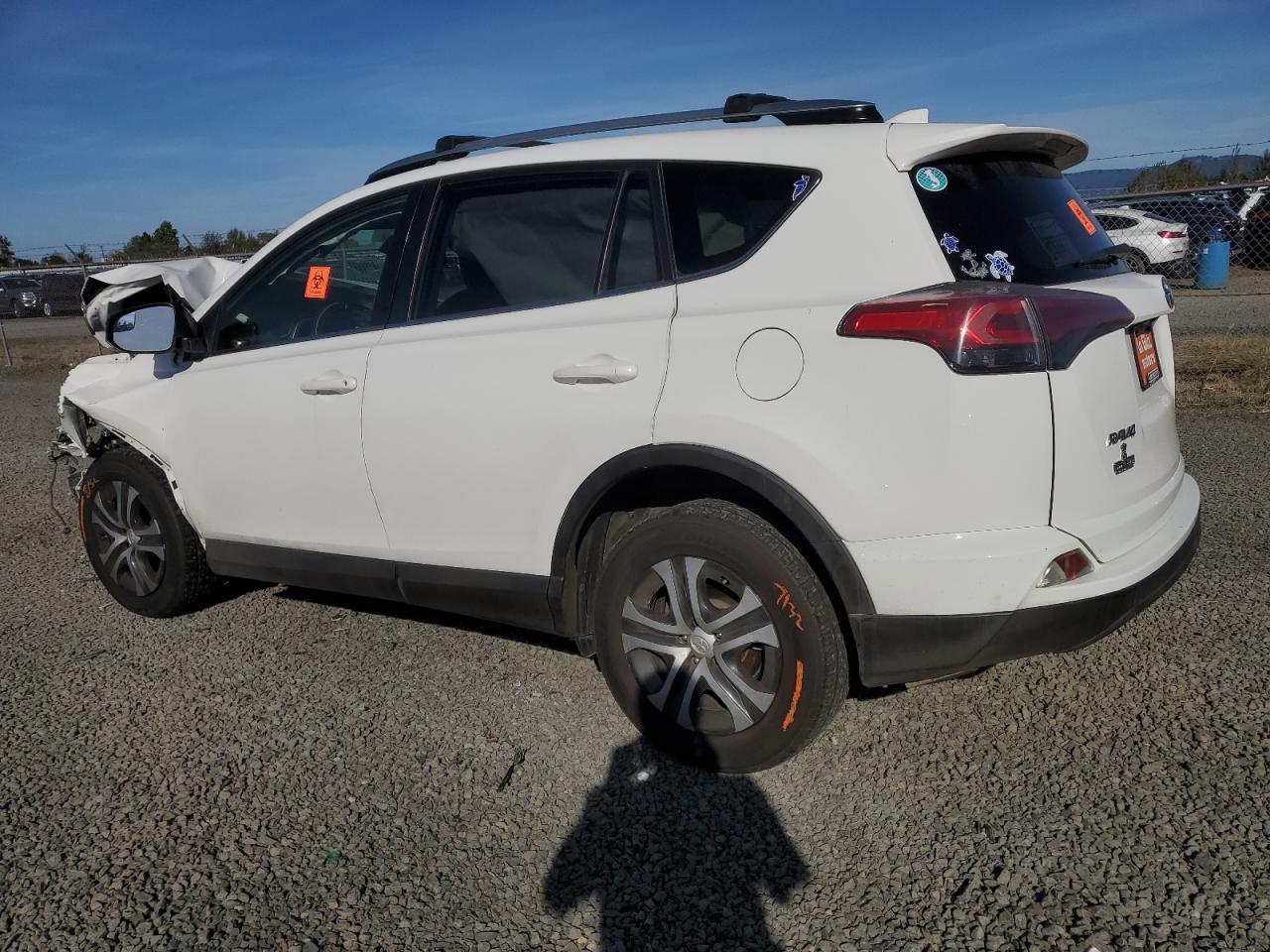 JTMBFREV5JJ227826 2018 TOYOTA RAV 4 - Image 2