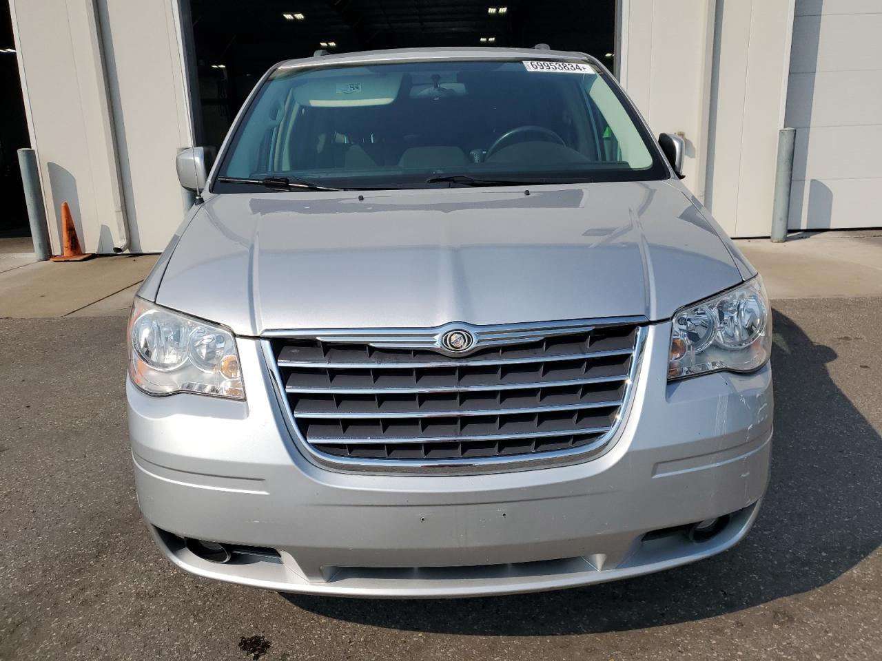 2010 Chrysler Town & Country - Image 5