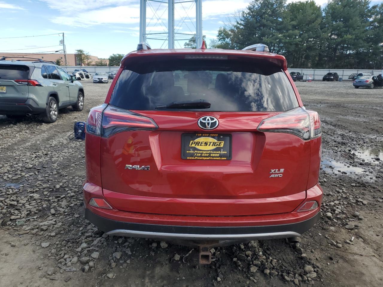 2T3RFREV0HW667687 2017 Toyota Rav4 Xle