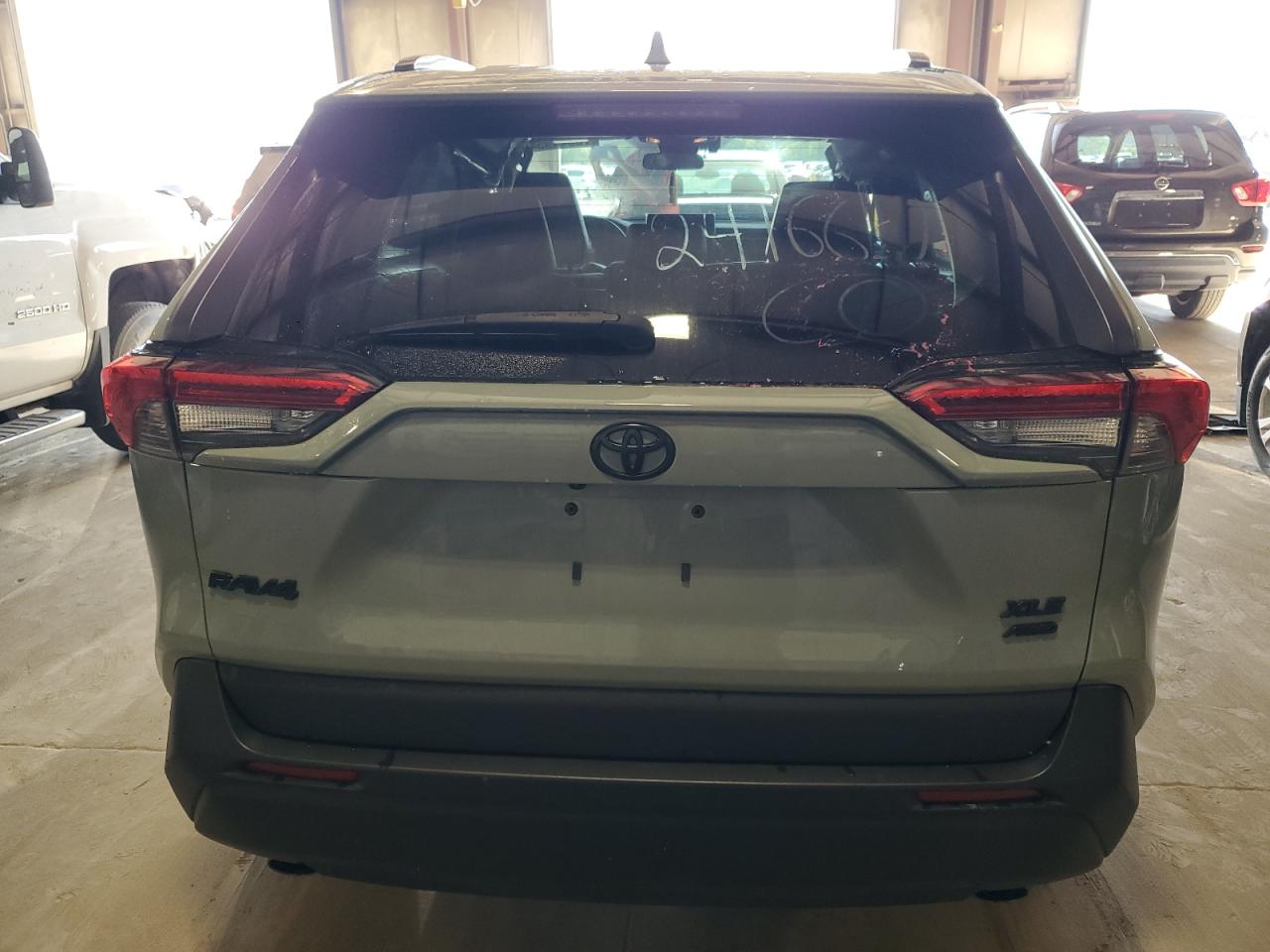 2021 Toyota Rav4 Xle Premium VIN: 2T3A1RFVXMW184437 Lot: 70044954