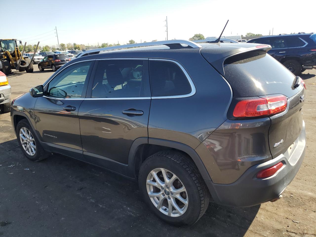 2015 Jeep Grand Cherokee - Image 2