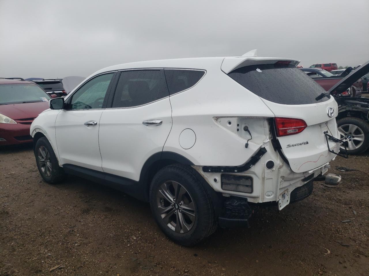 2016 Hyundai Santa Fe - Image 2
