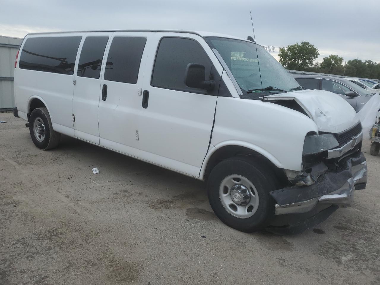 2018 Chevrolet Express - Image 4