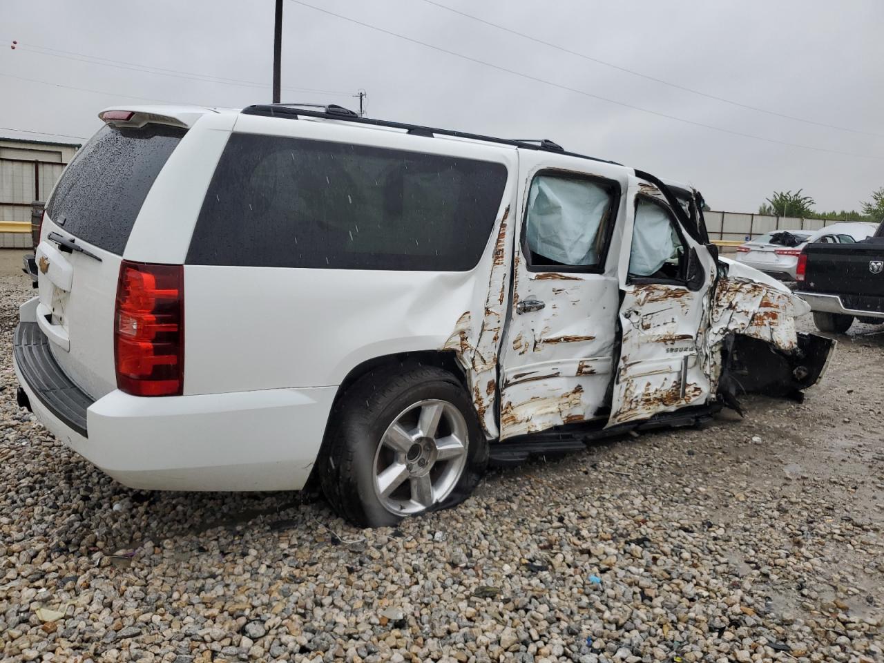 2013 Chevrolet Suburban C1500 Lt VIN: 1GNSCJE09DR255852 Lot: 70043984