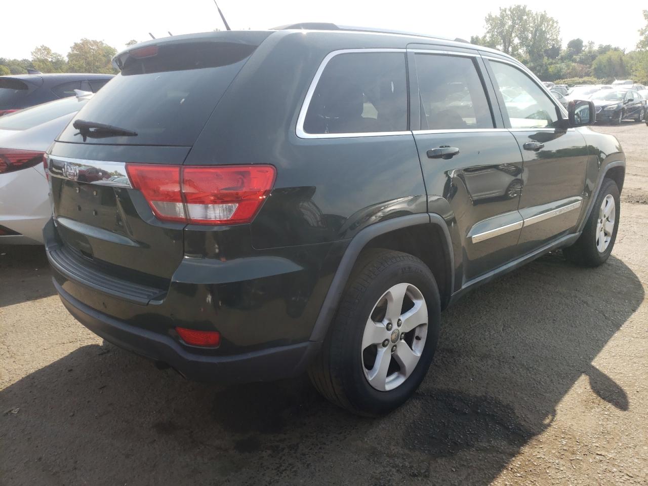 2011 Jeep Grand Cherokee - Image 3