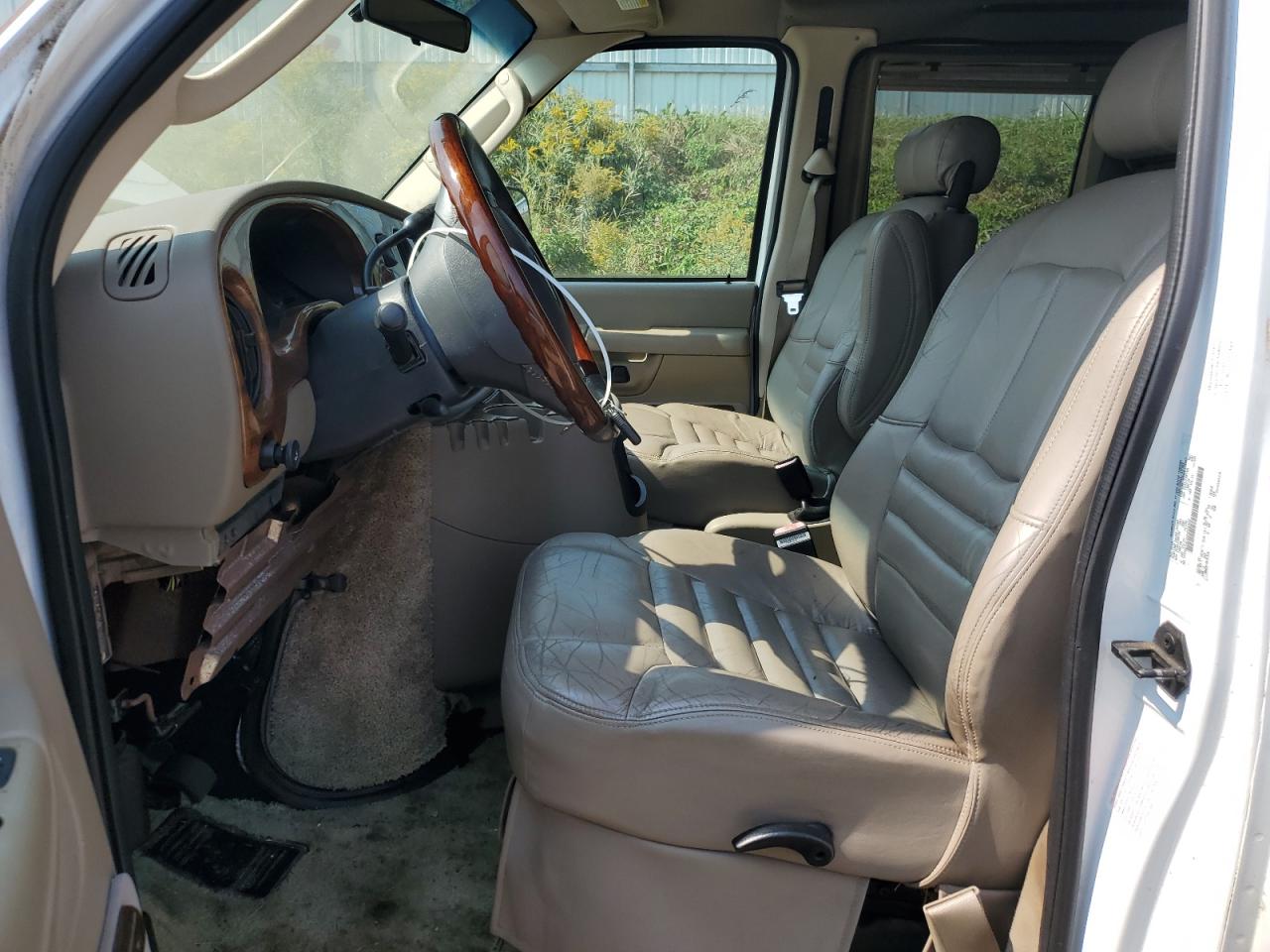 2003 Ford Econoline - Image 7