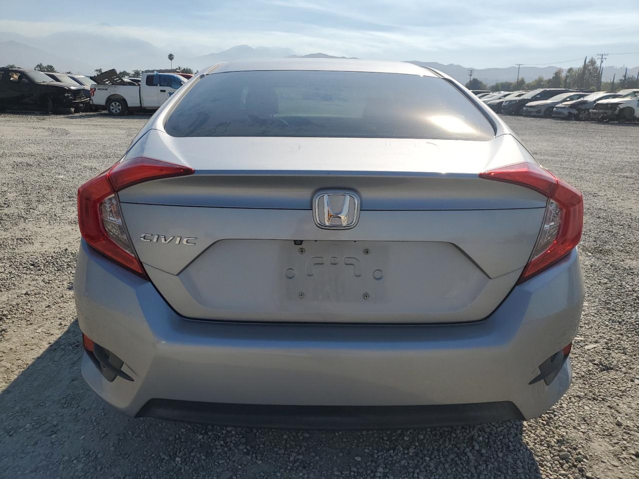 2HGFC2F53GH558688 2016 Honda Civic Lx