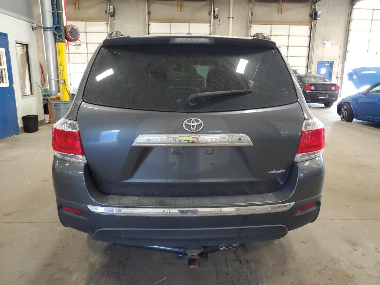 2011 Toyota Highlander Base VIN: 5TDBK3EHXBS071130 Lot: 71234344