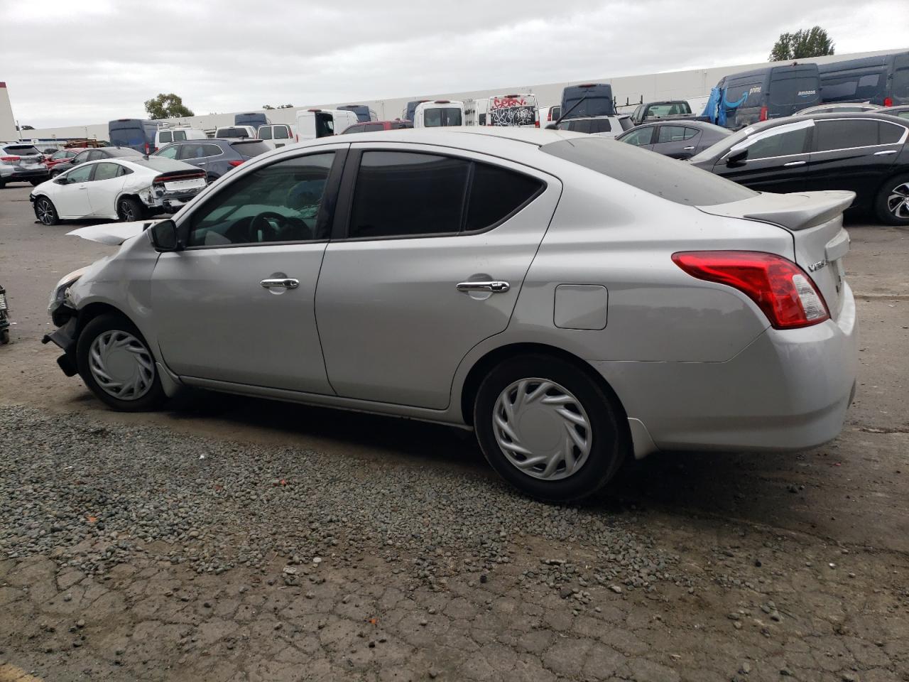 2015 Nissan Versa - Image 2
