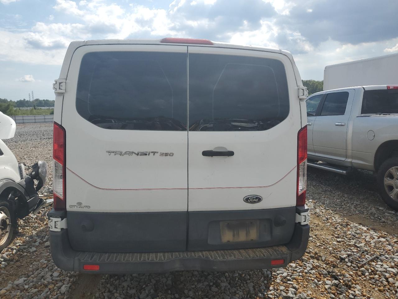 1FTYR2ZM2FKA37882 2015 Ford Transit T-250