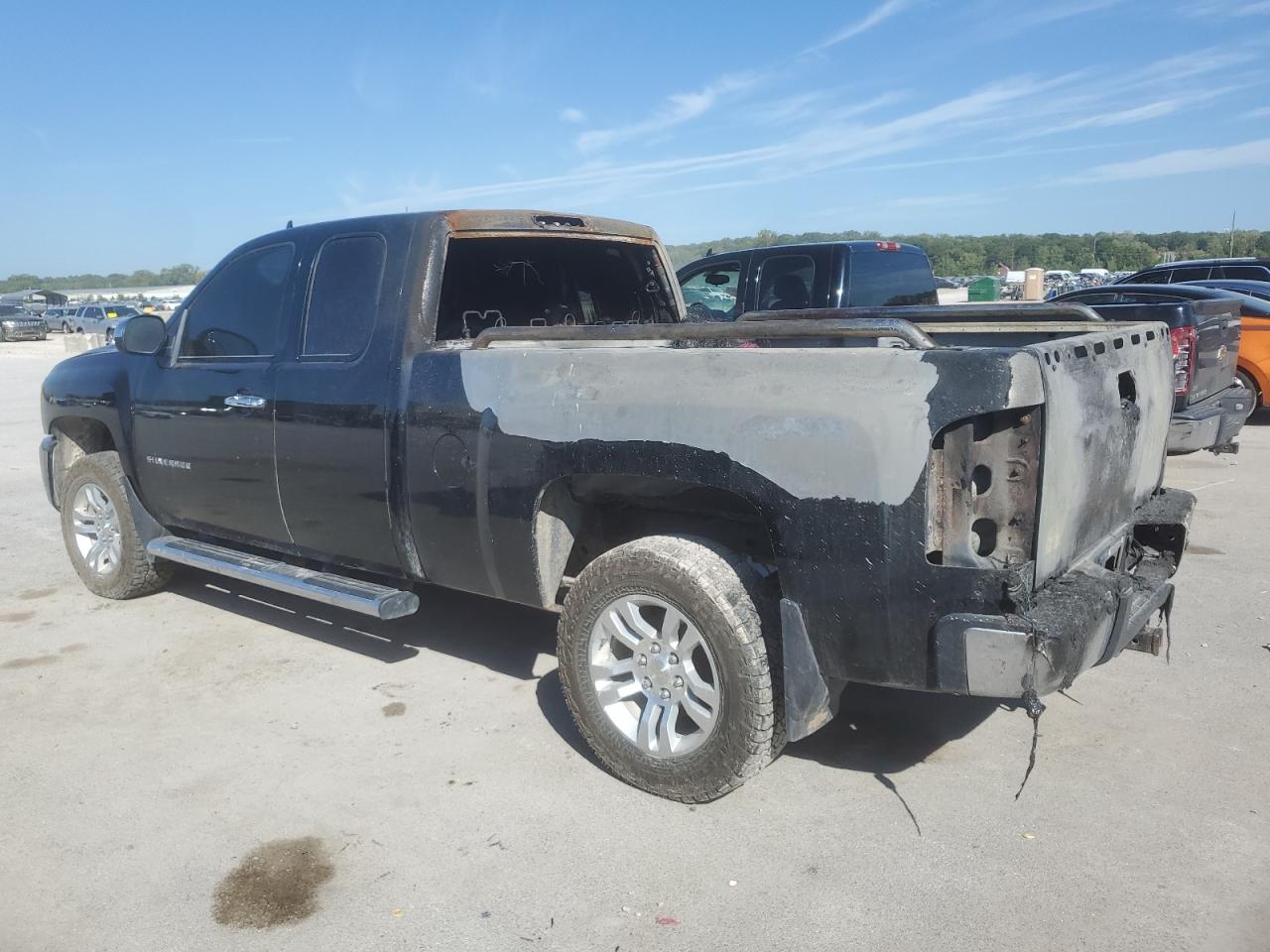 2010 Chevrolet Silverado - Image 2