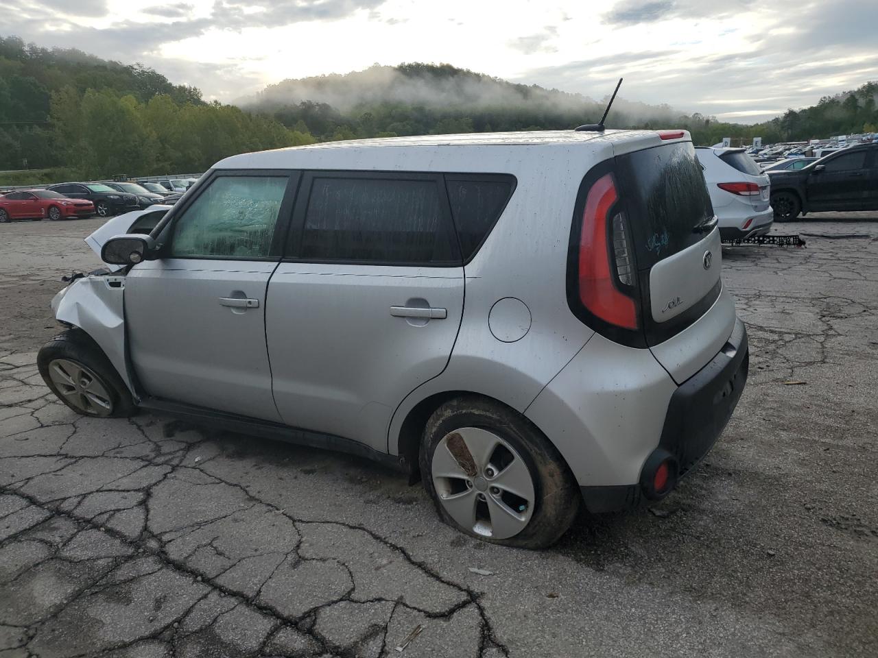 VIN KNDJN2A26G7828766 2016 KIA SOUL no.2