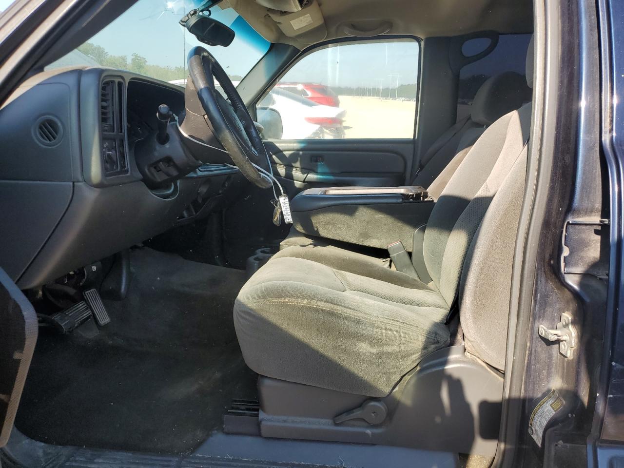 2005 Chevrolet Silverado C1500 VIN: 2GCEC13T151182022 Lot: 72453374