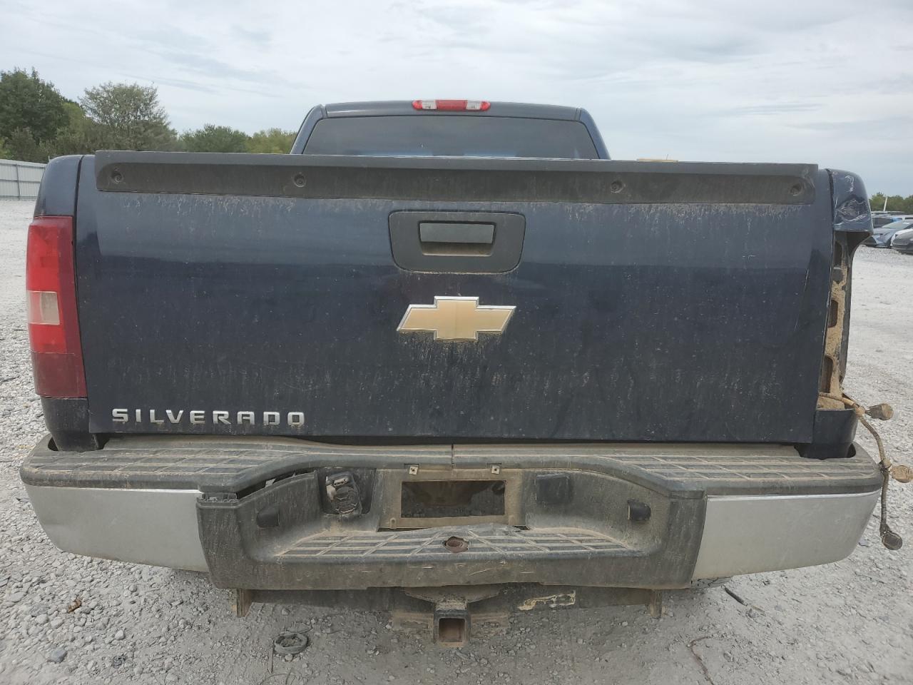 2011 Chevrolet Silverado - Image 6