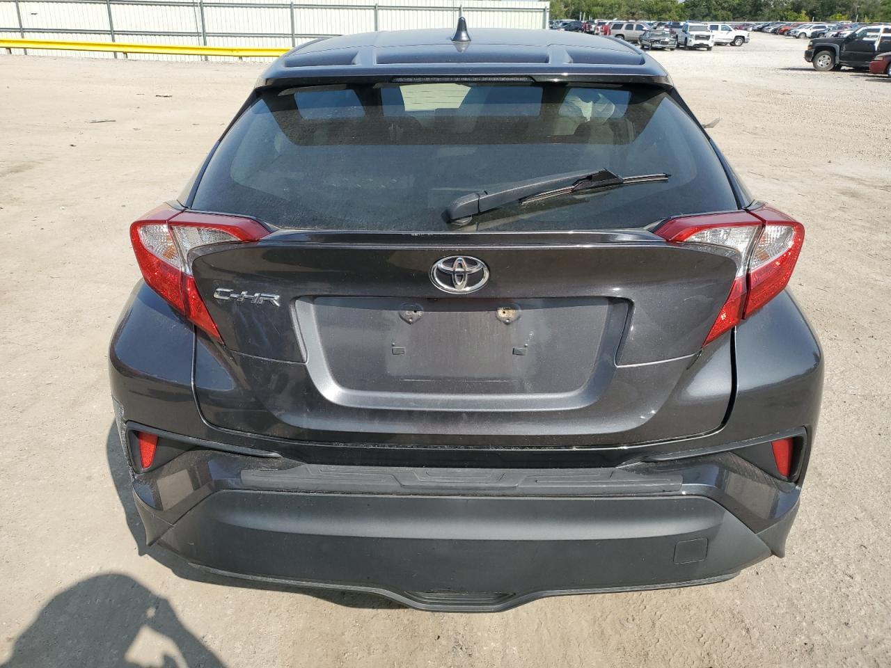 JTNKHMBXXK1045720 2019 Toyota C-Hr Xle