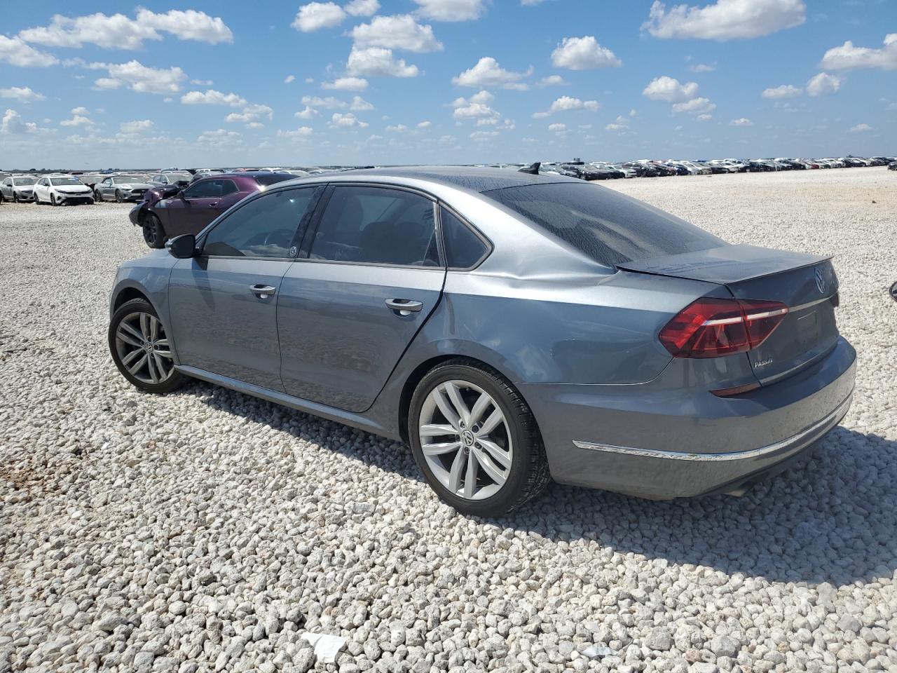 1VWLA7A30KC001756 2019 VOLKSWAGEN PASSAT - Image 2