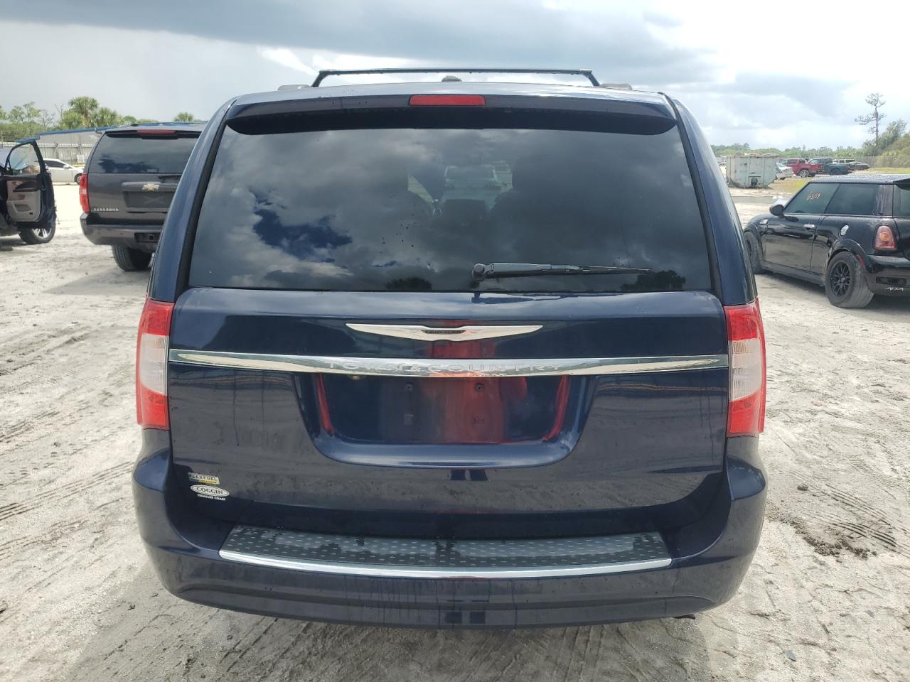 2C4RC1BG2ER255664 2014 Chrysler Town & Country Touring