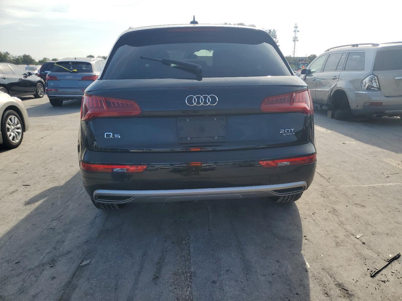 WA1ANAFY8J2168915 2018 Audi Q5 Premium