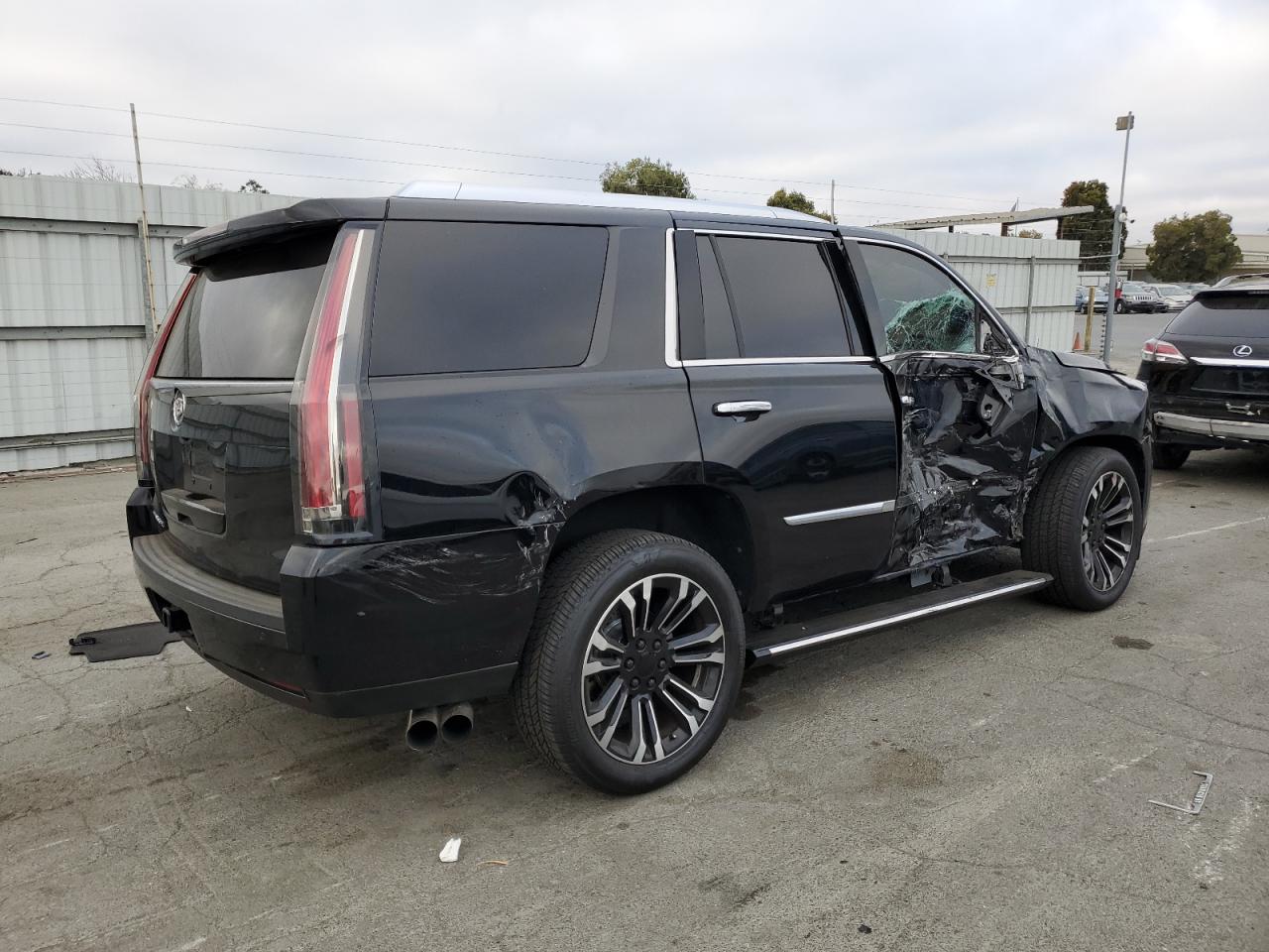 2015 Cadillac Escalade - Image 3