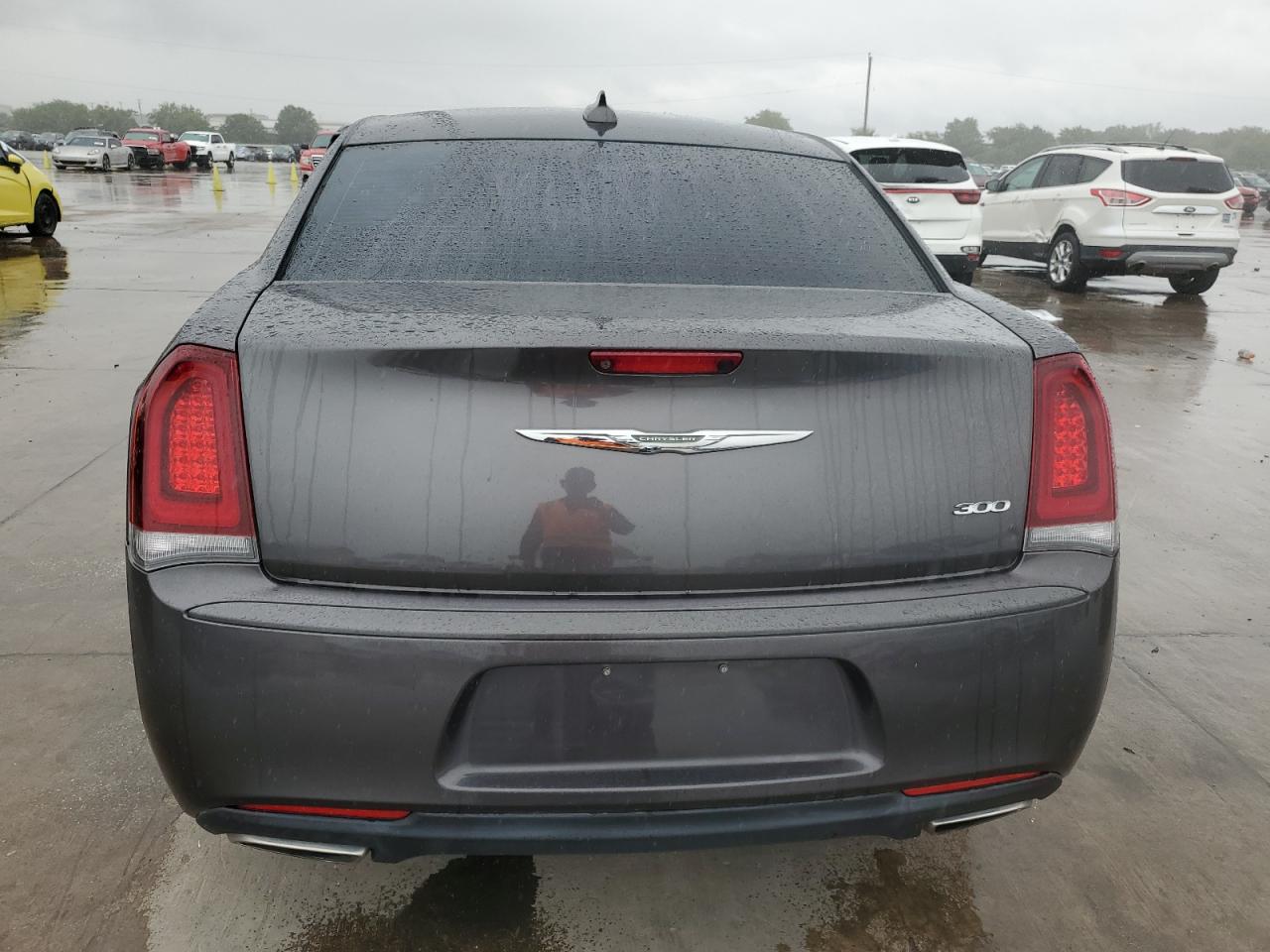 2C3CCAAG6KH590553 2019 Chrysler 300 Touring