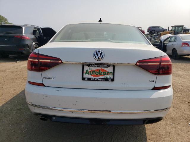  VOLKSWAGEN PASSAT 2017 Білий