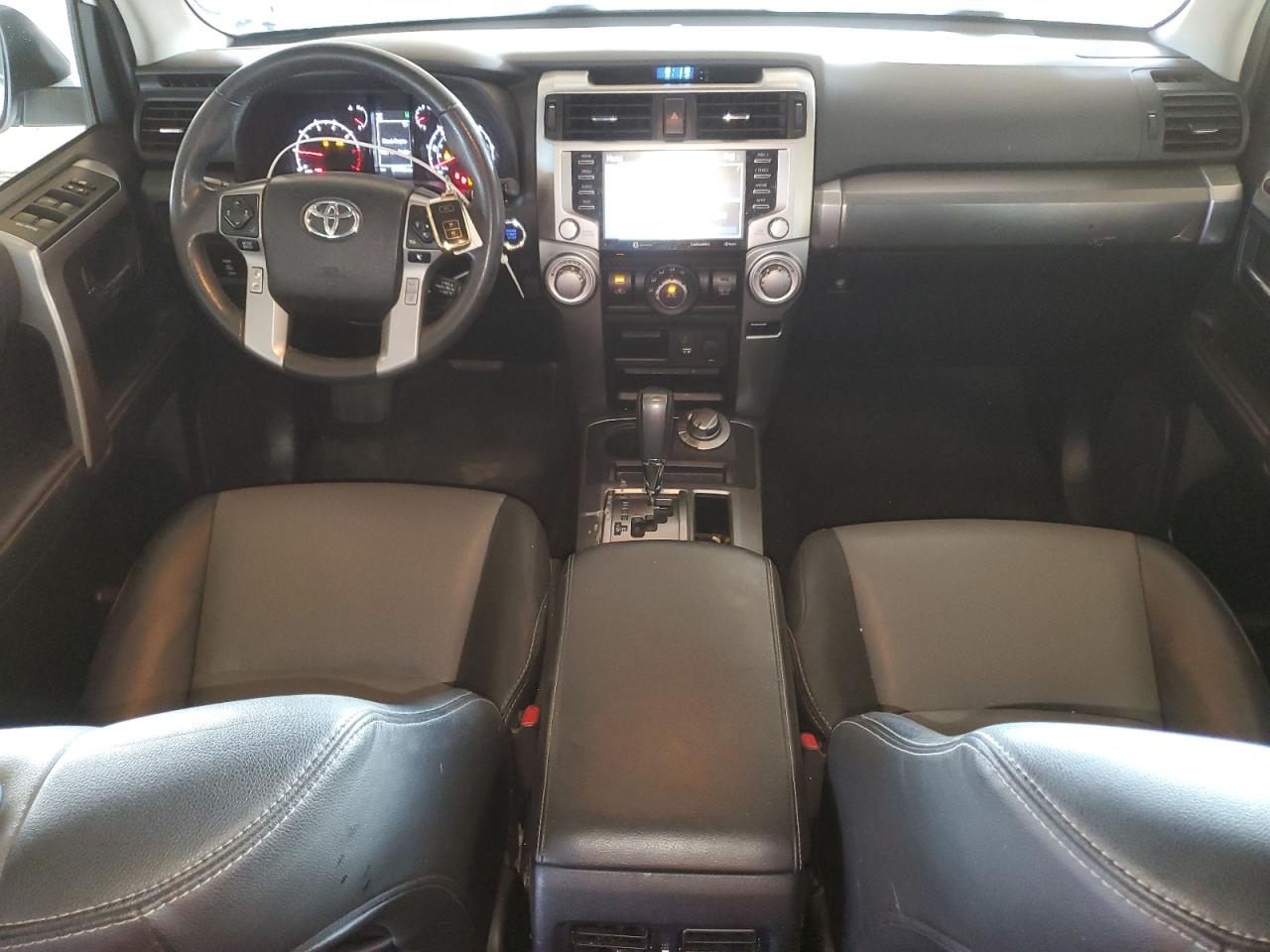 2020 Toyota 4Runner - Image 8