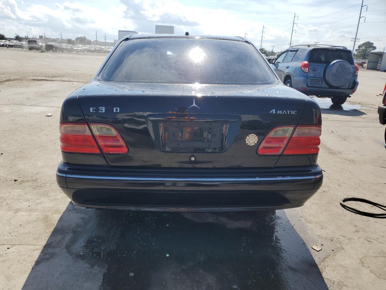 2001 Mercedes-Benz E 320 4Matic VIN: WDBJF82J21X056553 Lot: 73046694