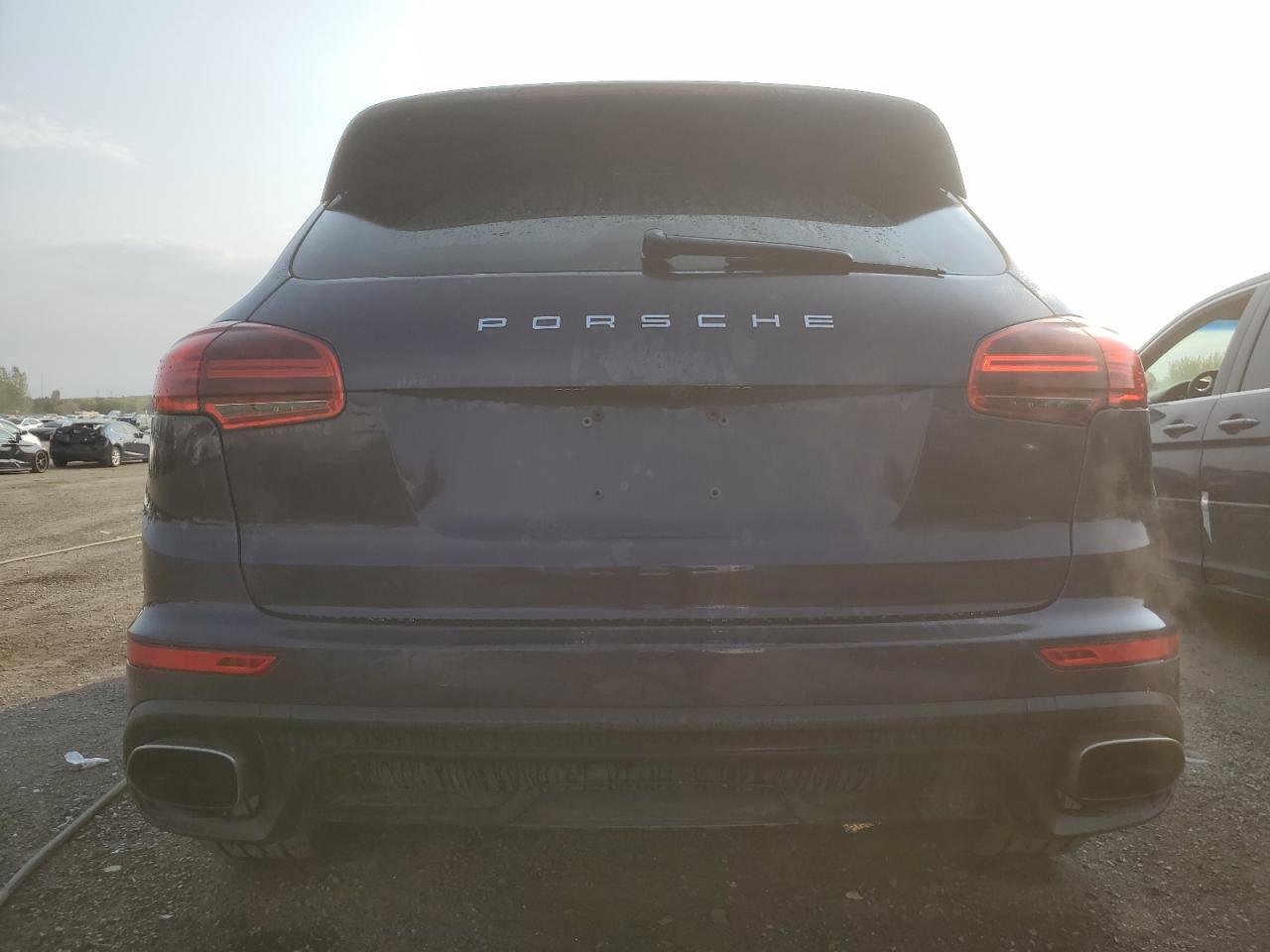 WP1AA2A22HKA87394 2017 Porsche Cayenne