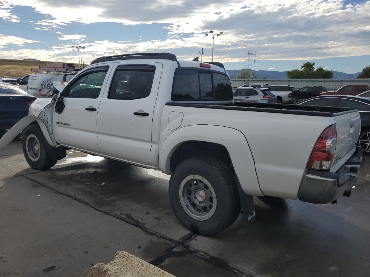 2014 Toyota Tacoma - Image 2