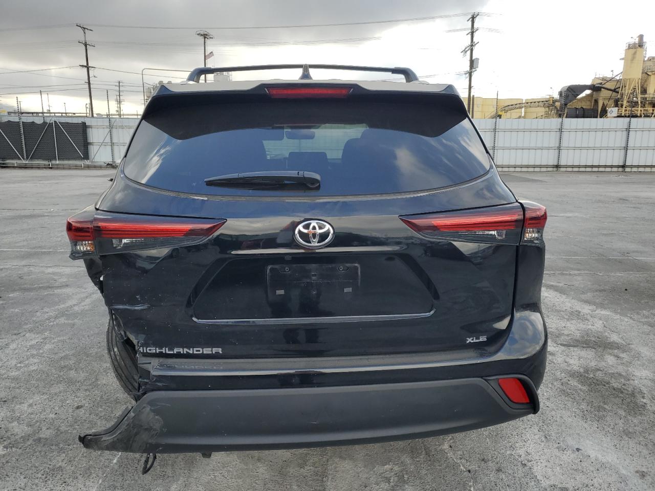 5TDKDRAH5RS052756 2024 Toyota Highlander Le