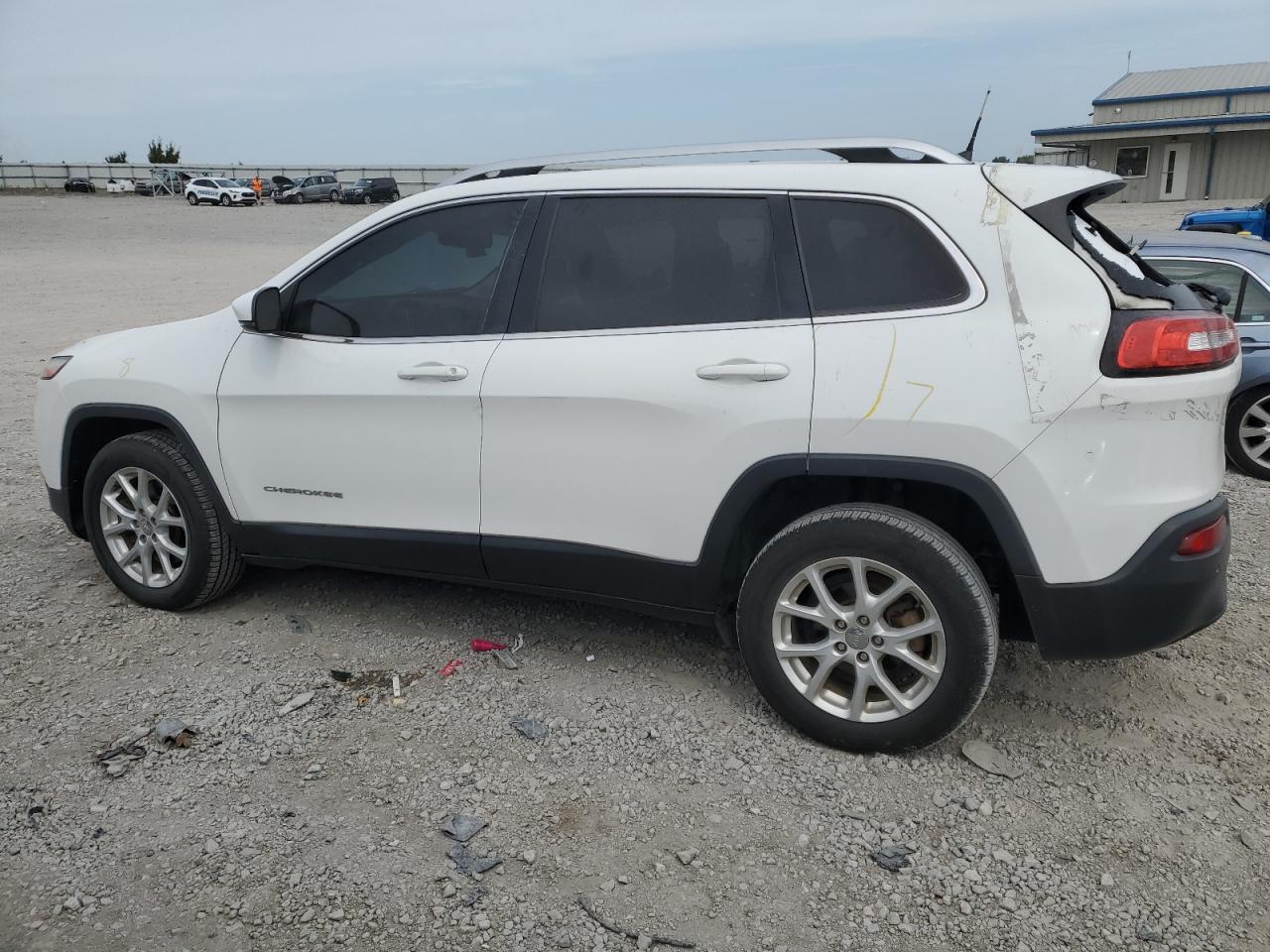 2016 Jeep Cherokee Latitude VIN: 1C4PJLCB4GW336803 Lot: 67491954