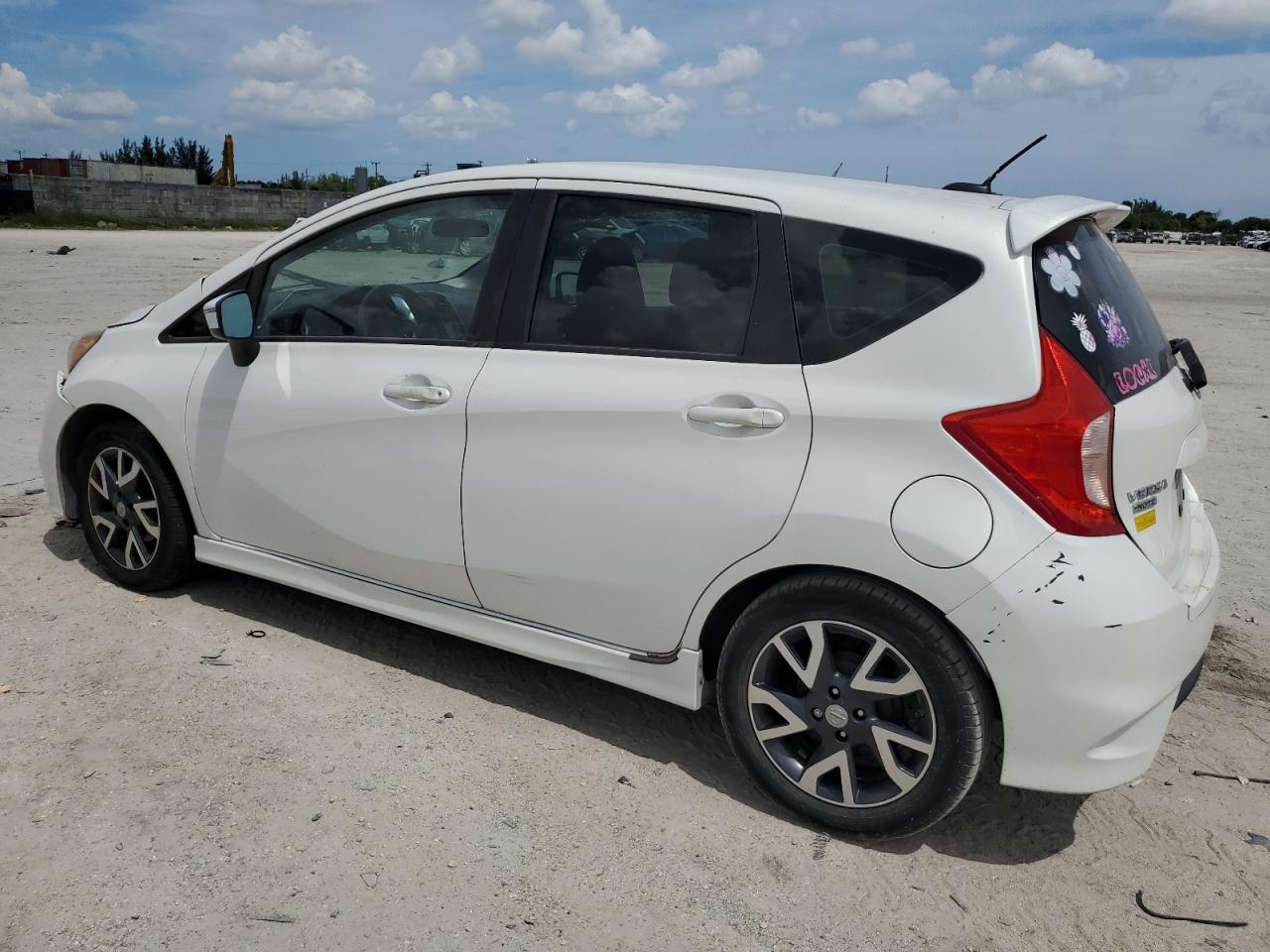 2015 Nissan Versa - Image 2